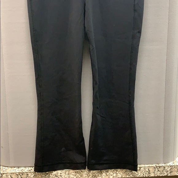 Lululemon wide leg capris in black, size 4 - Picture 2 of 6